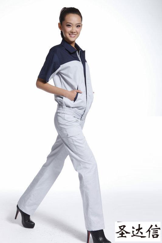 定做工作服和現貨工作服有什么區別？團體定做工作服有哪些好處？